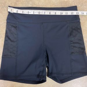 Leggy 4" Run in Rabbit shorts